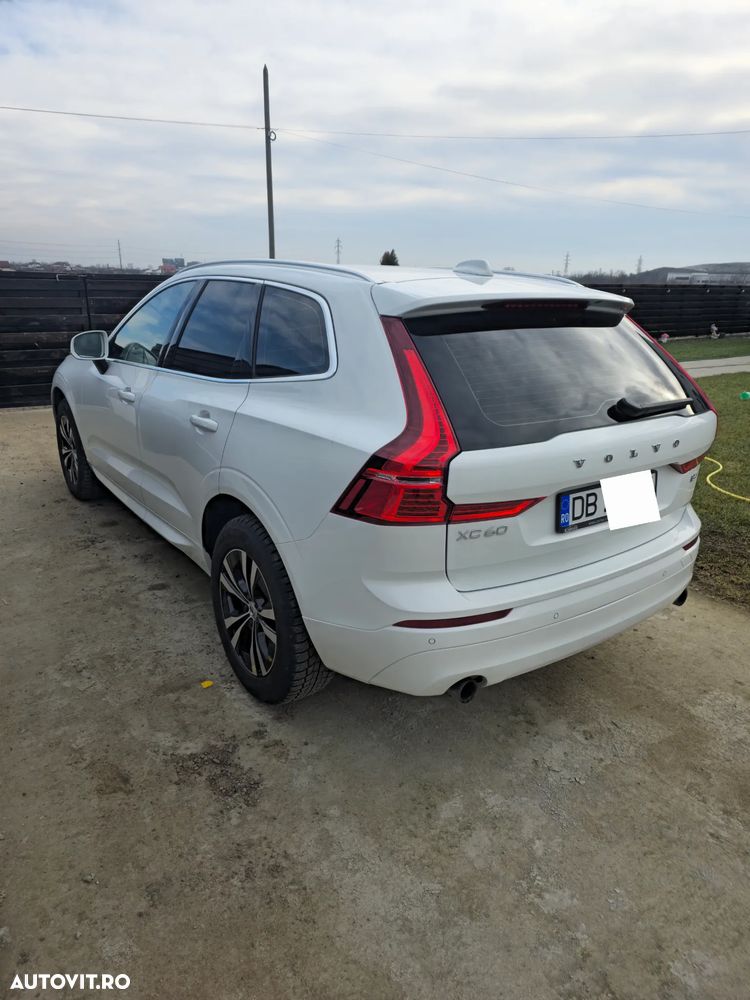 Volvo XC 60 B4 MHEV AT8 FWD Momentum - 5
