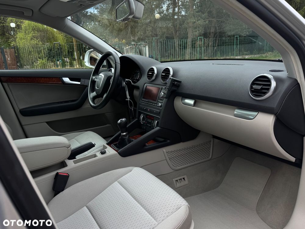 Audi A3 Sportback 1.8 TFSI Attraction - 6