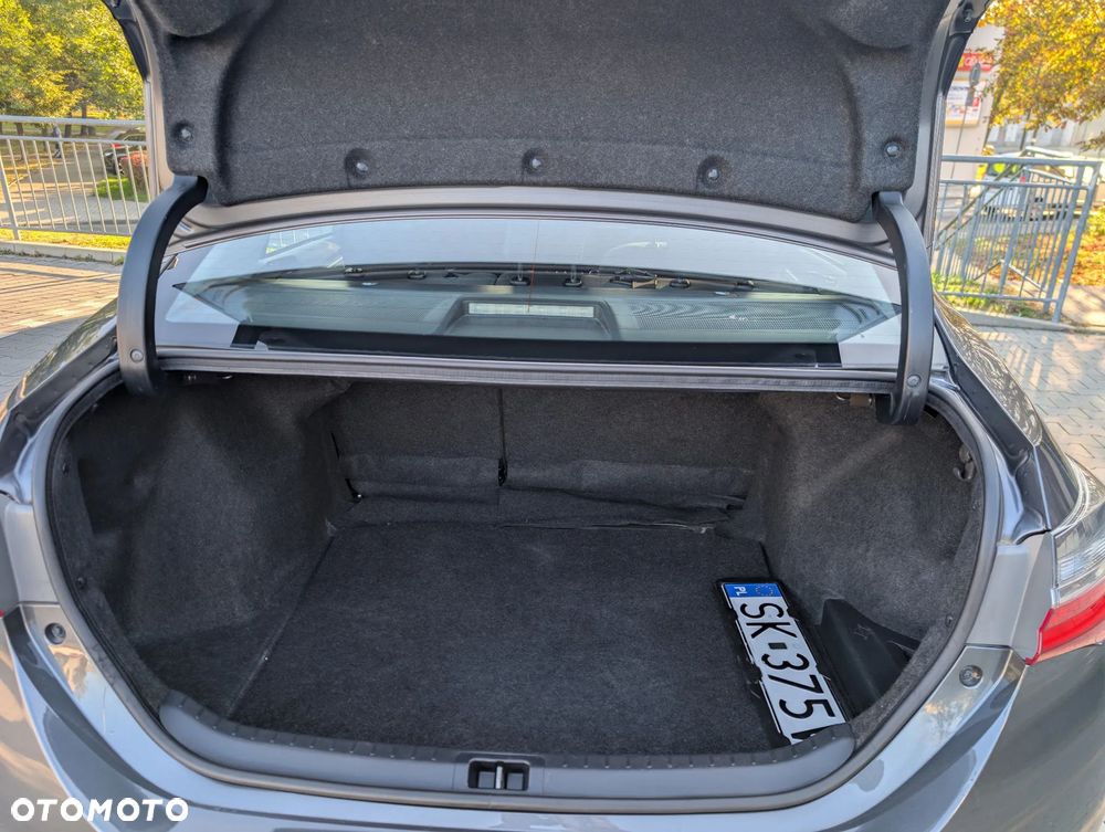 Toyota Corolla 1.6 Classic Plus - 14