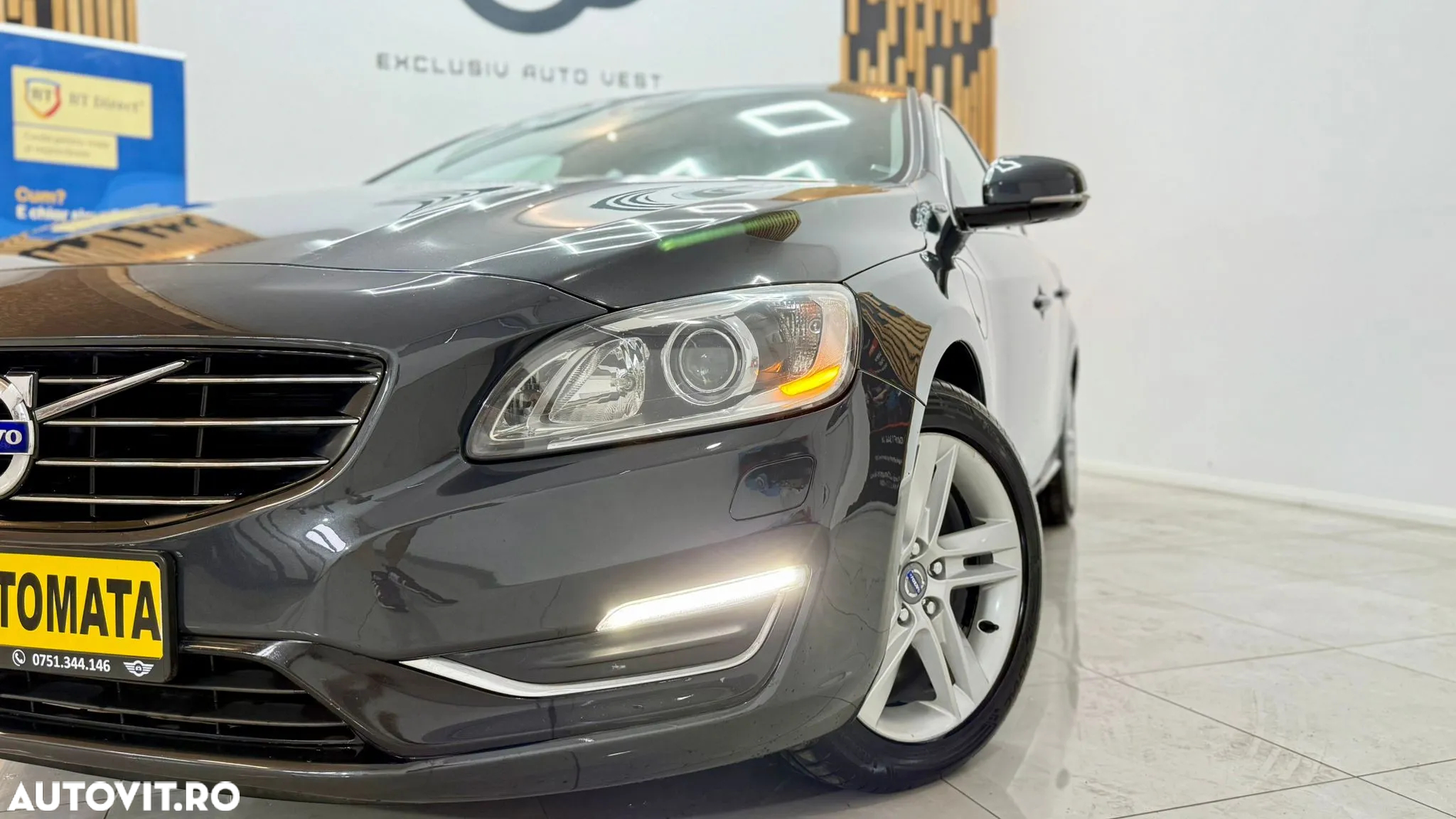 Volvo V60 D6 Plug-In-Hybrid AWD Geartronic Summum - 10