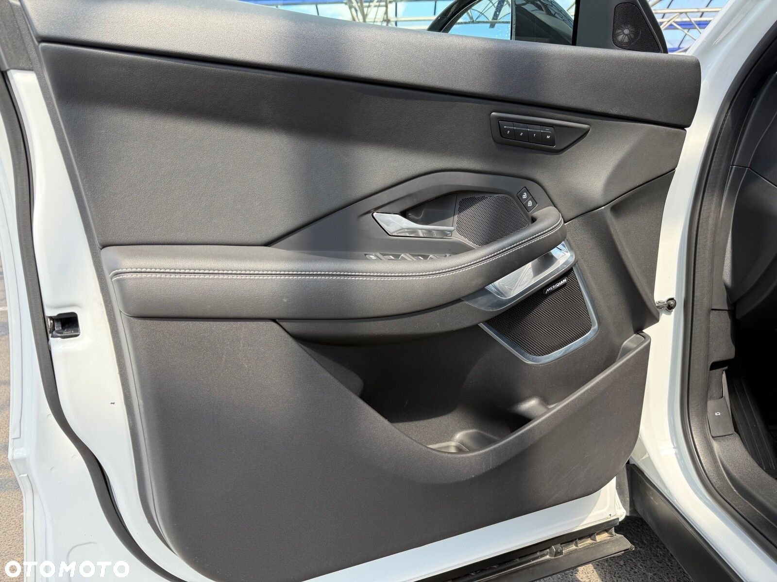 Jaguar E-Pace - 11