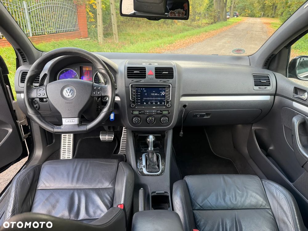 Volkswagen Golf - 23