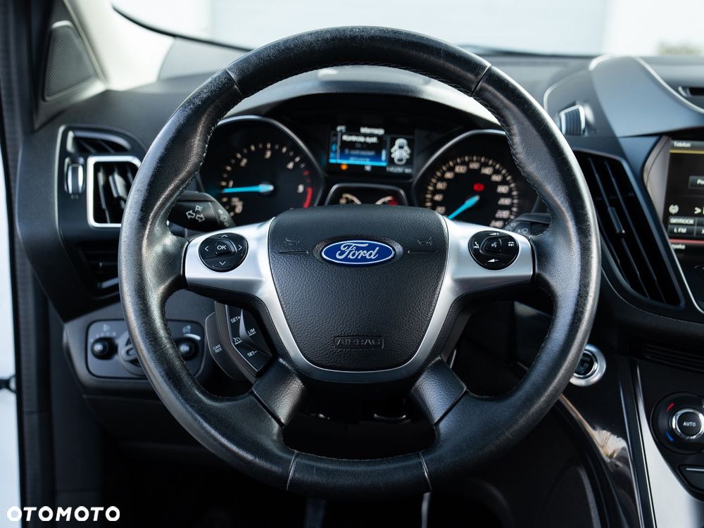 Ford Kuga 2.0 TDCi 2x4 Titanium - 32