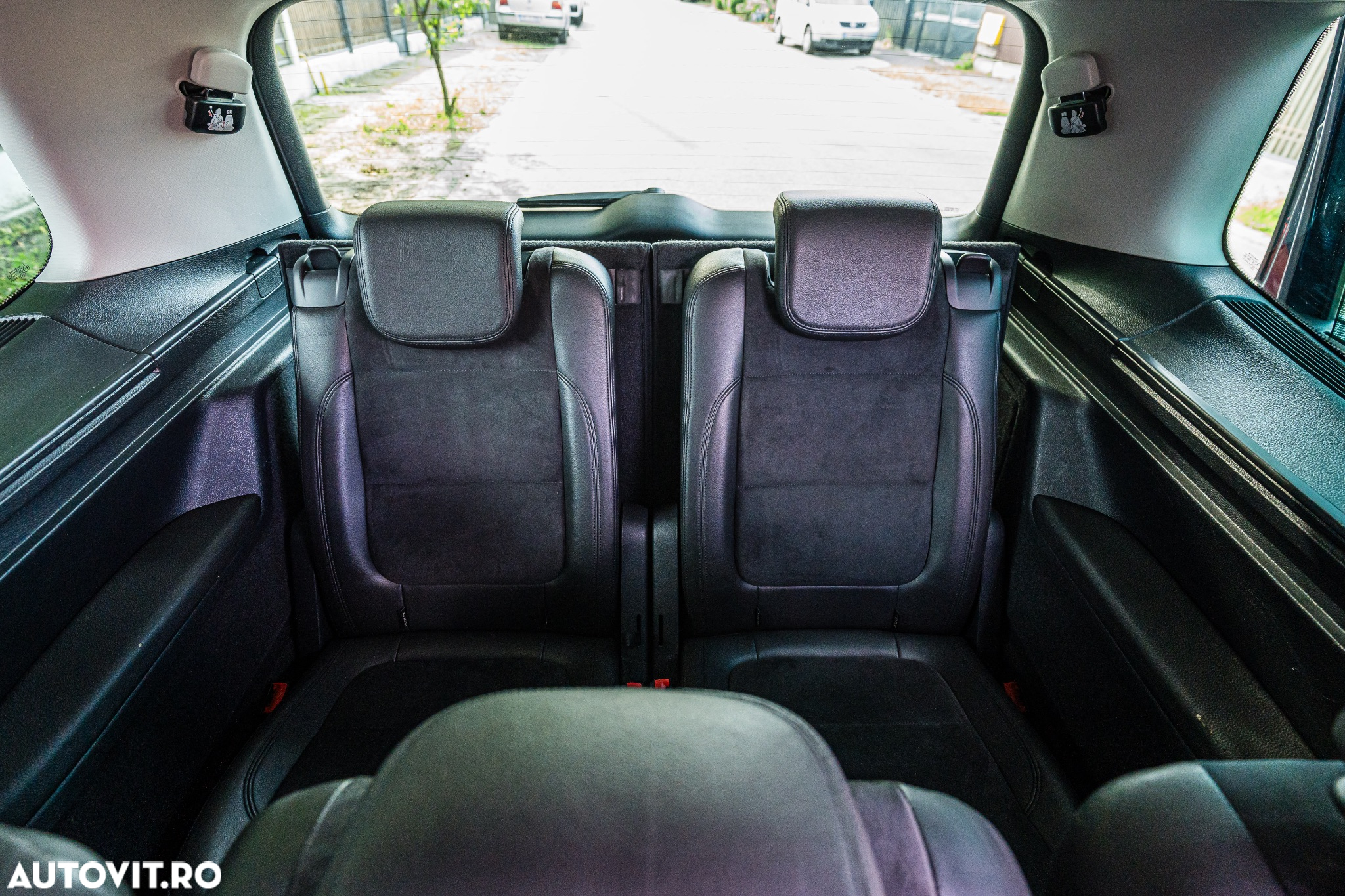 Volkswagen Sharan 2.0 TDI 4MOTION BlueMotion Technology Highline - 13