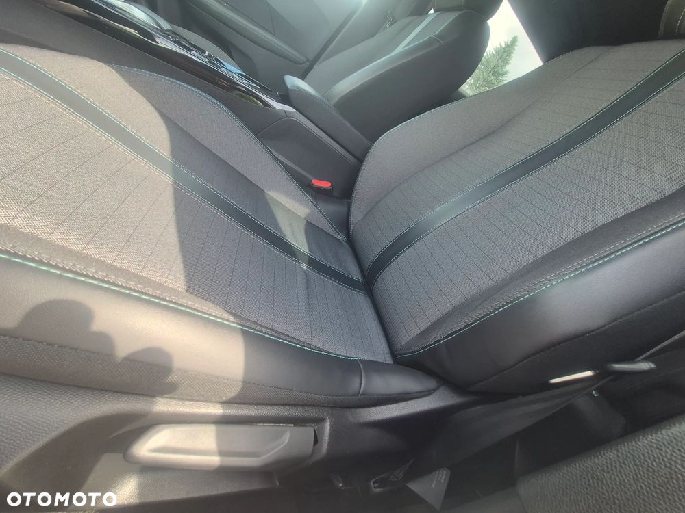 Peugeot 2008 - 8
