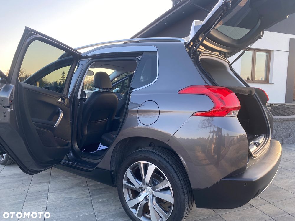 Peugeot 2008 1.2 Pure Tech Allure S&S - 14