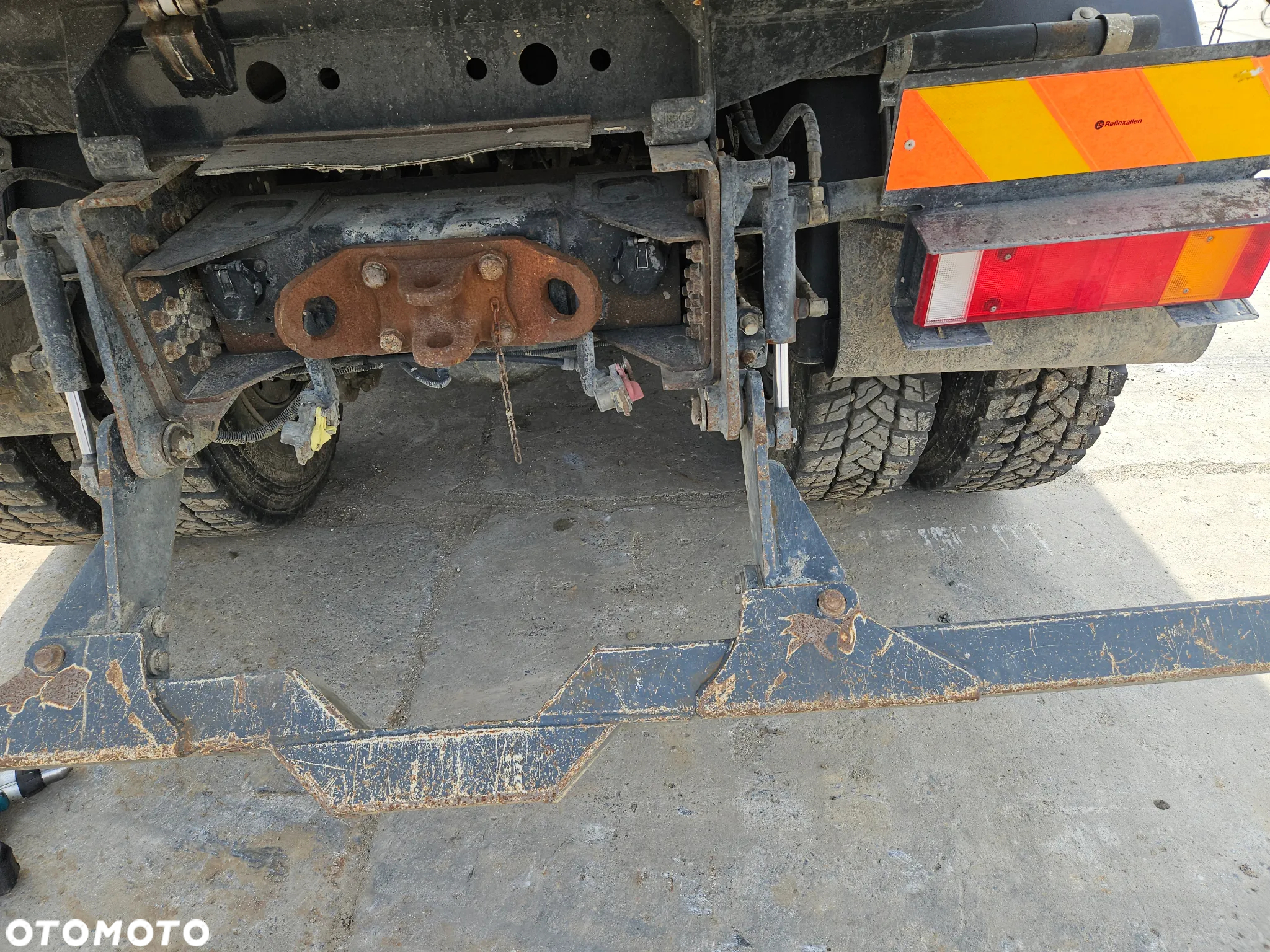 Iveco 440 - 11