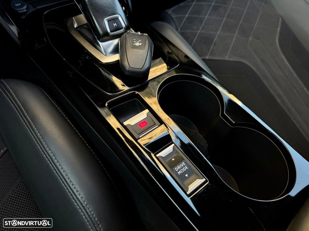 Peugeot 2008 PureTech 155 EAT8 GT - 48