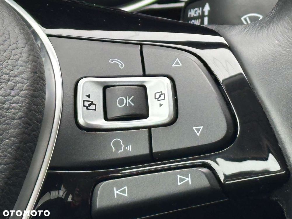 Volkswagen Passat - 34