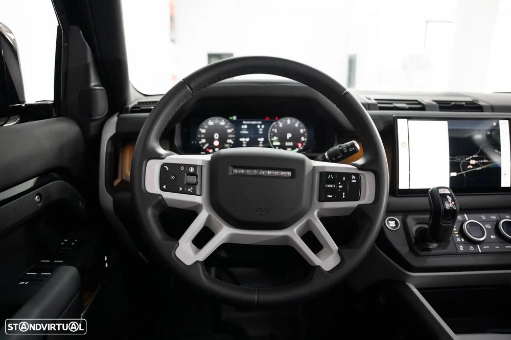 Land Rover Defender 2.0 P300e 110 AWD X-Dynamic HSE - 12