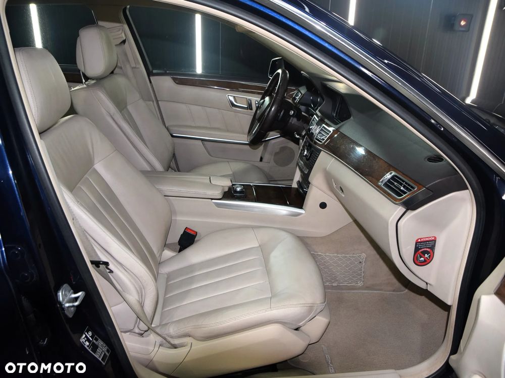 Mercedes-Benz Klasa E 350 BlueTEC 4-Matic Elegance - 32