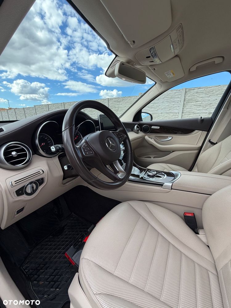 Mercedes-Benz GLC - 13