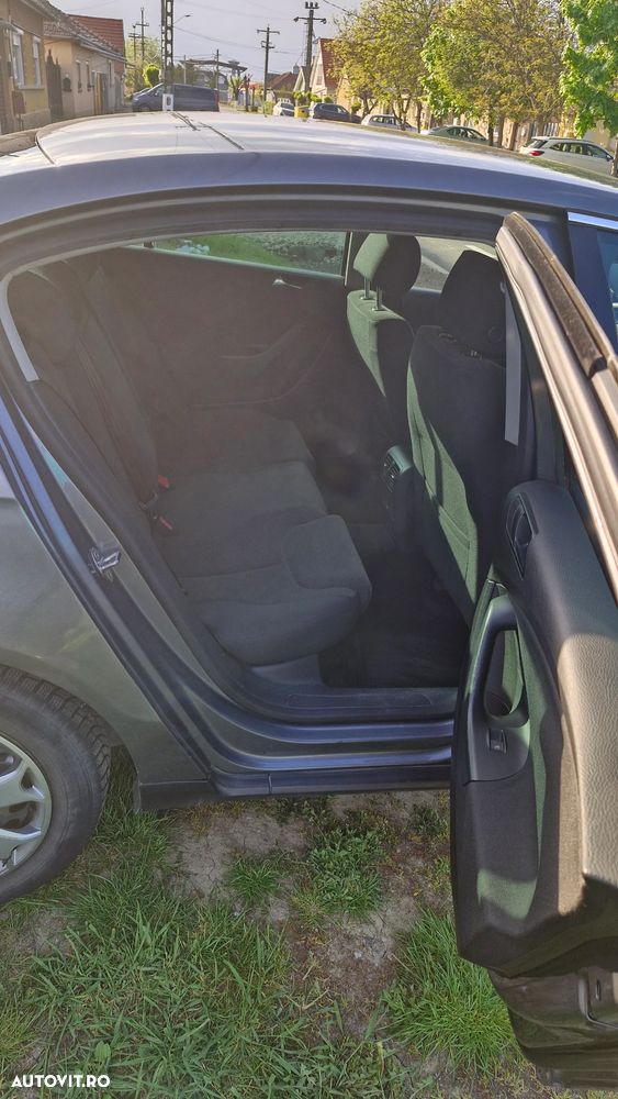 Volkswagen Passat 2.0 TDI Comfortline - 3