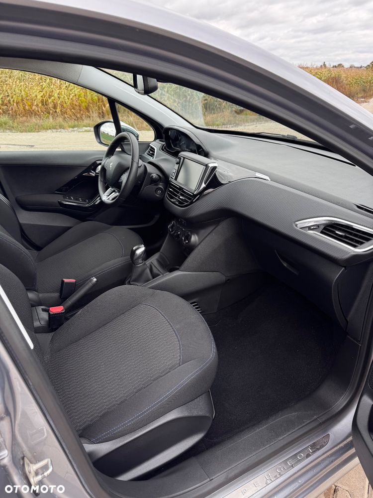 Peugeot 208 PureTech 82 Stop & Start Signature - 12