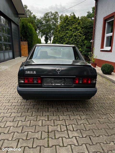 Mercedes-Benz W201 (190) - 2