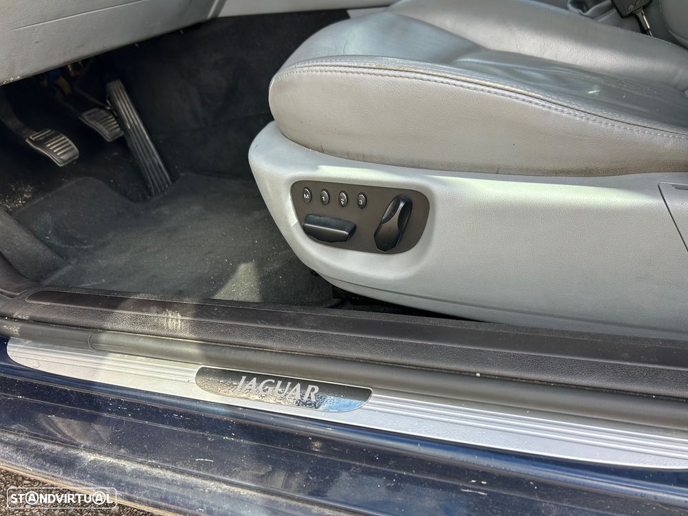 Jaguar X-Type 3.0 V6 Executive - 10