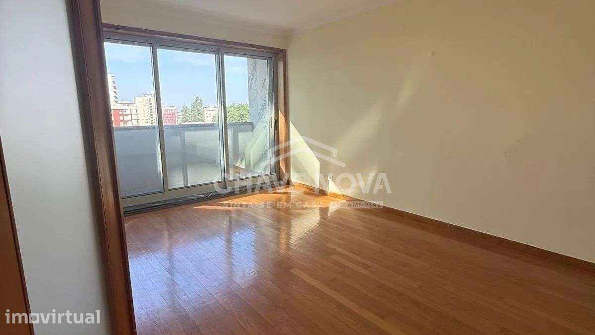 T1 c/ Lugar Garagem no centro da Maia - Grande imagem: 2/14