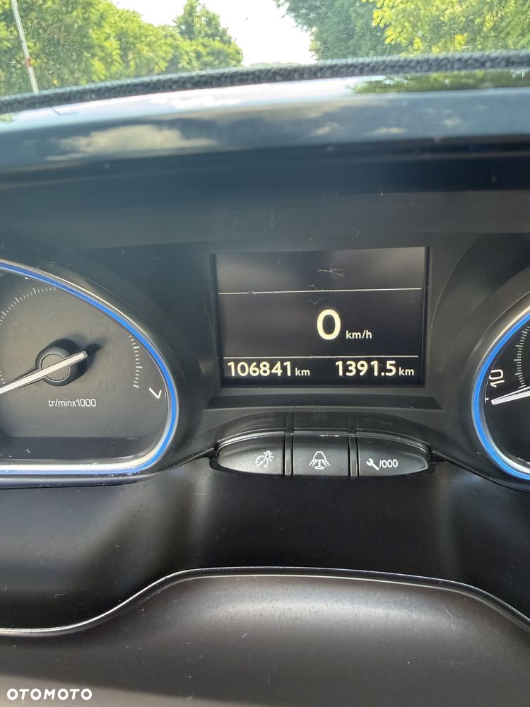 Peugeot 2008 - 5