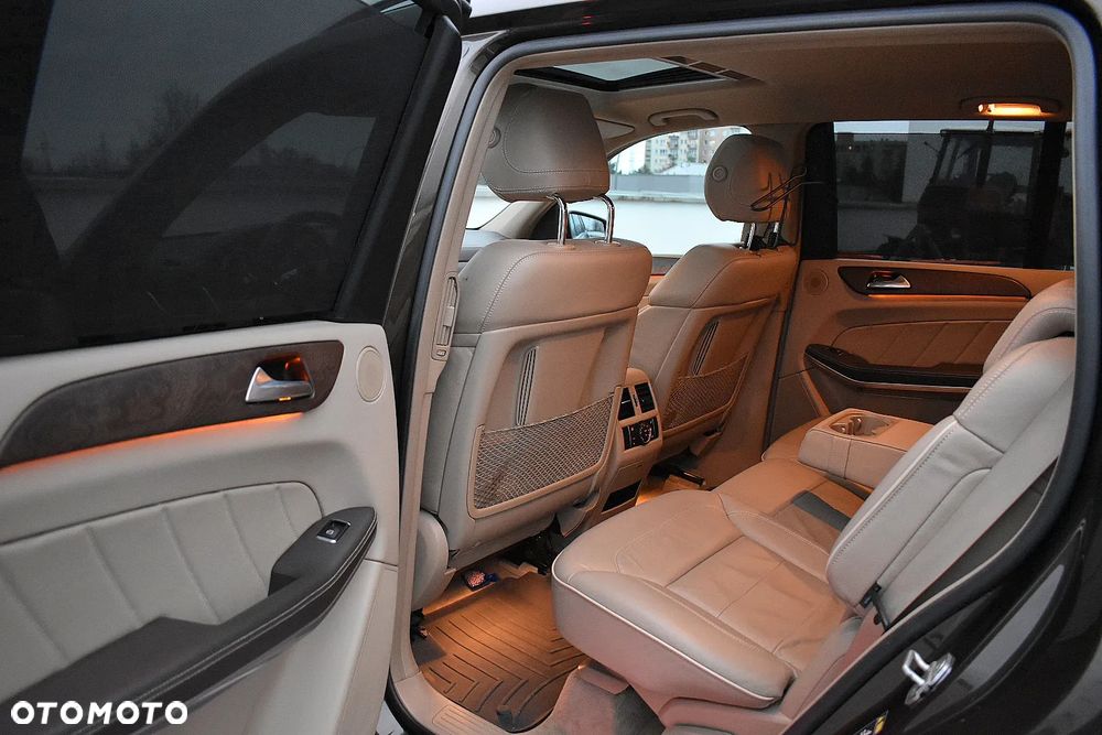 Mercedes-Benz GL - 21