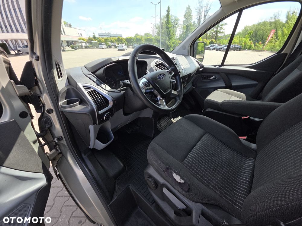 Ford Transit 350L Trend FWD - 21