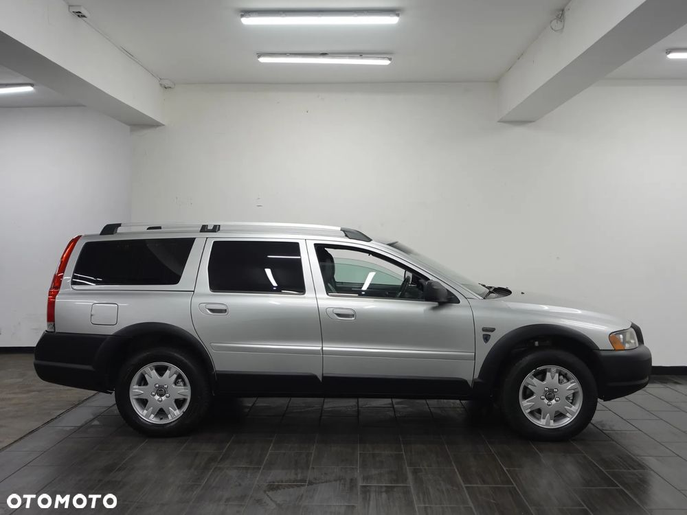 Volvo XC 70 D5 AWD Momentum - 11