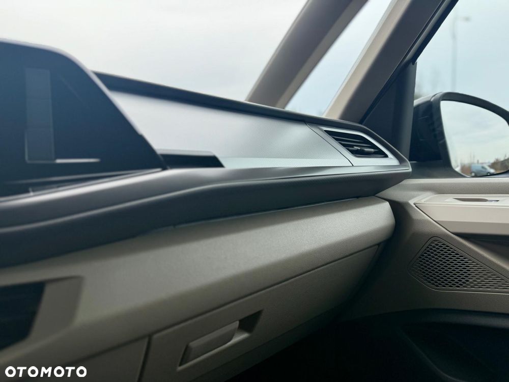 Volkswagen Multivan 2.0 TDI L2 Family DSG - 27