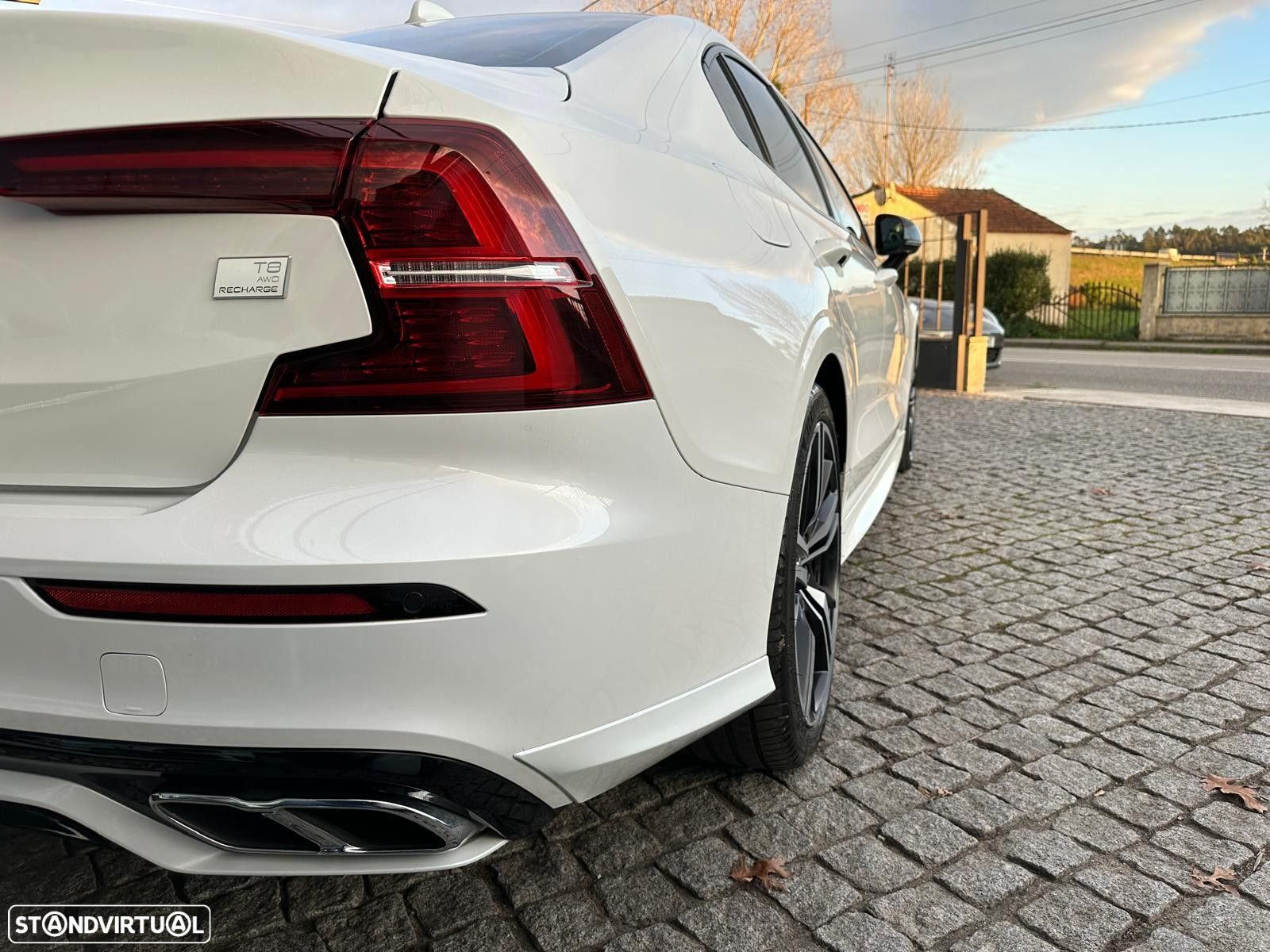 Volvo S60 2.0 T8 PHEV R-Design AWD - 3