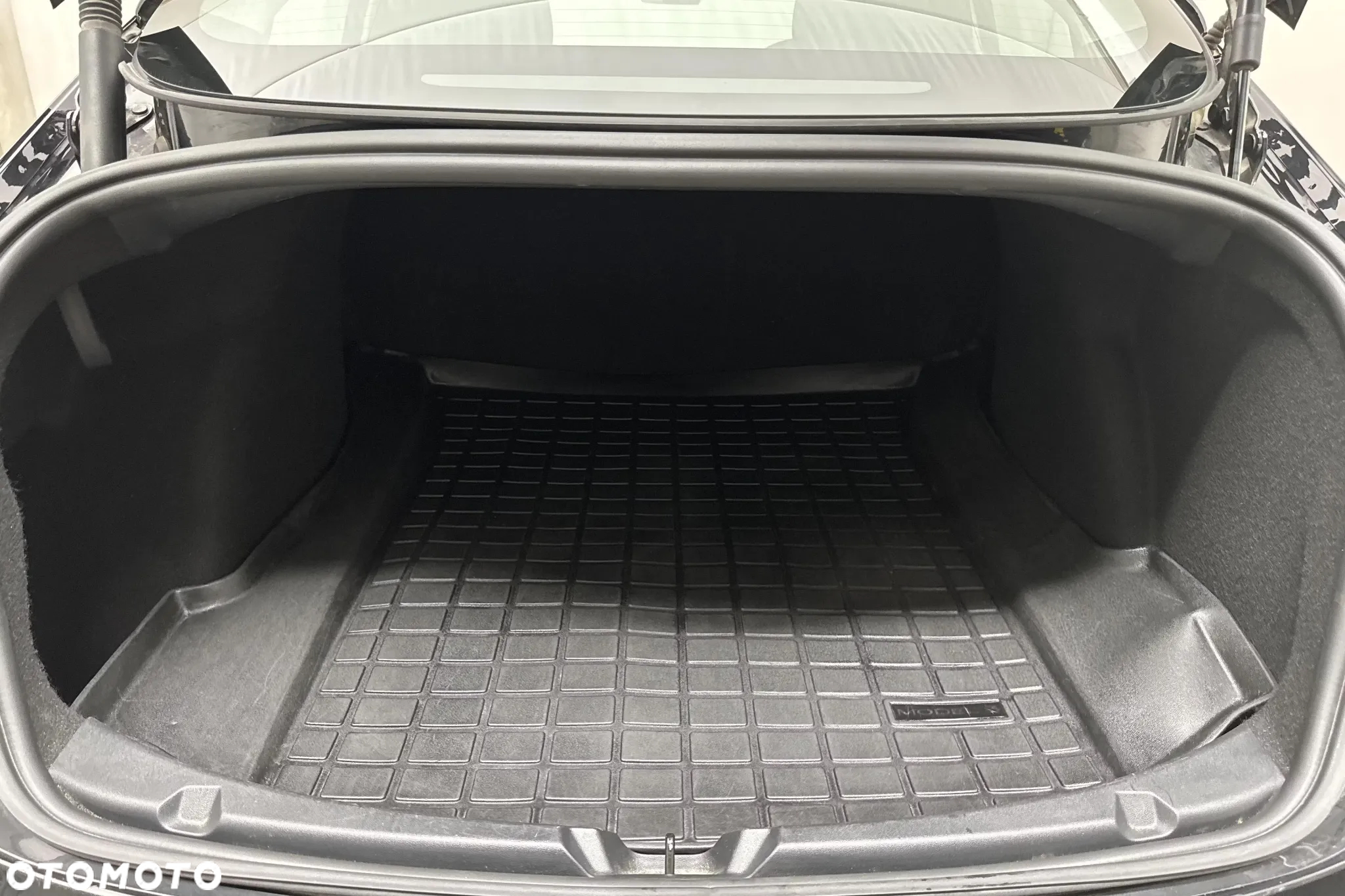 Tesla Model 3 Long Range AWD - 9