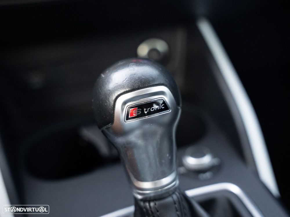 Audi Q2 30 TDI Design S tronic - 39