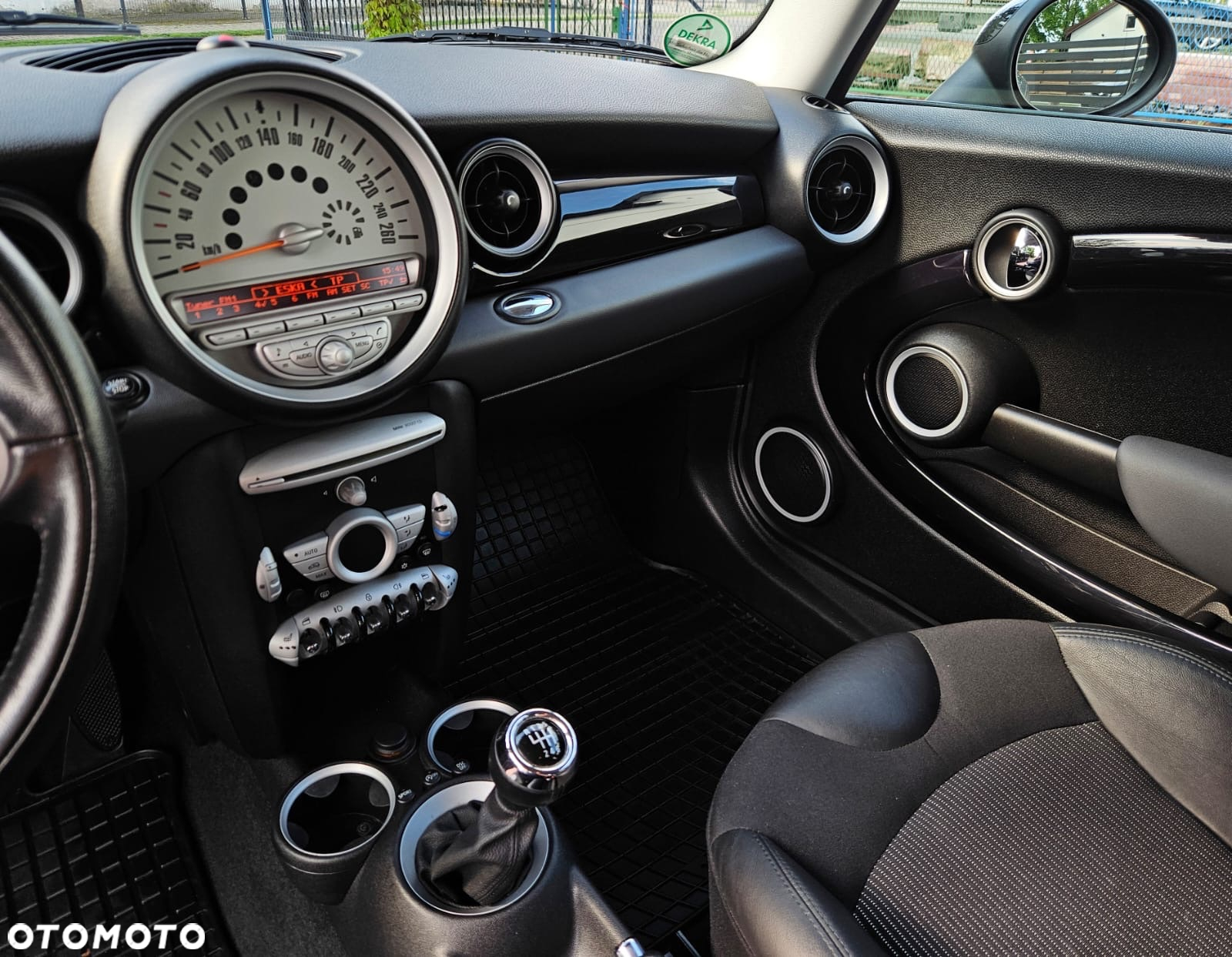 MINI Cooper Standard - 22
