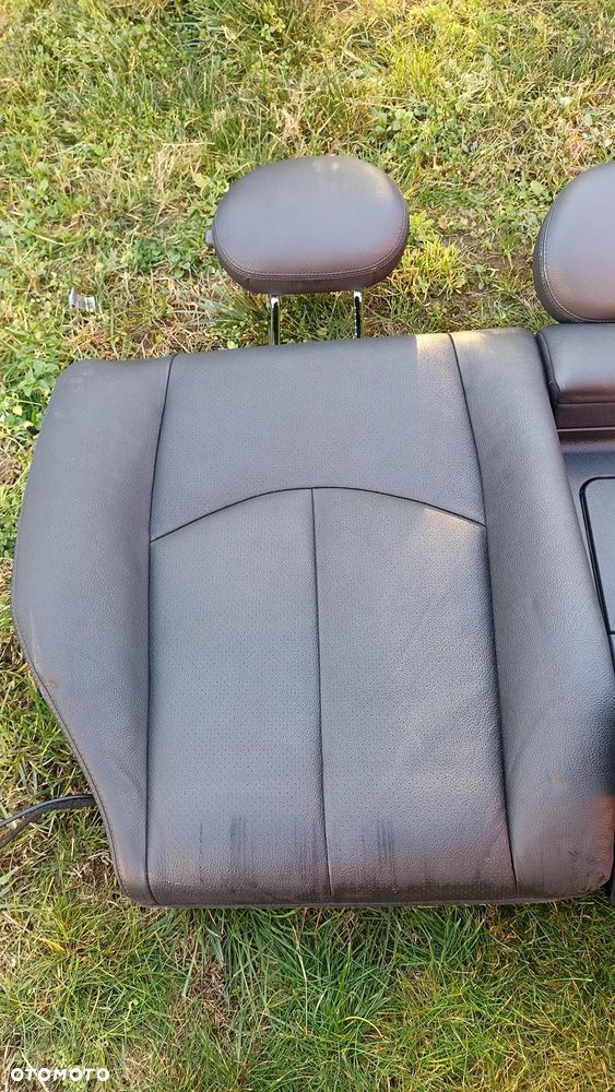 MERCEDES W211 OPARCIE PRAWE TYLNEJ KANAPY TYŁ SKÓRA CZARNA - 1