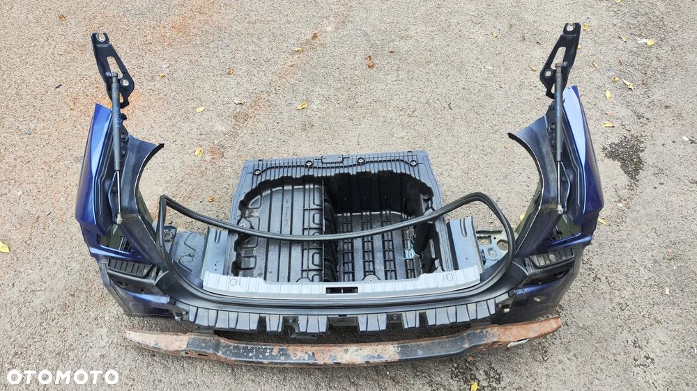 PAS TYLNY WANNA ĆWIARTKA BŁOTNIK OKULAR LAMPY BELKA WZMOCNIENIE ŚLIZG ZDERZAKA TYŁ LE MANS BLAU 381/5 BMW E90 - 1