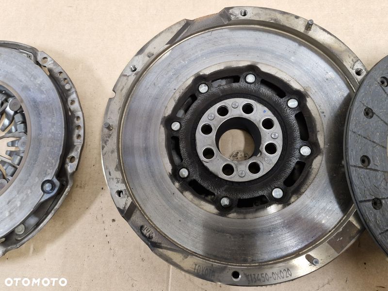 TOYOTA AVENSIS T27 LIFT T29 SPRZĘGŁO DWUMASOWE KOŁO TARCZA DOCSIK 13450-0X020 - 10