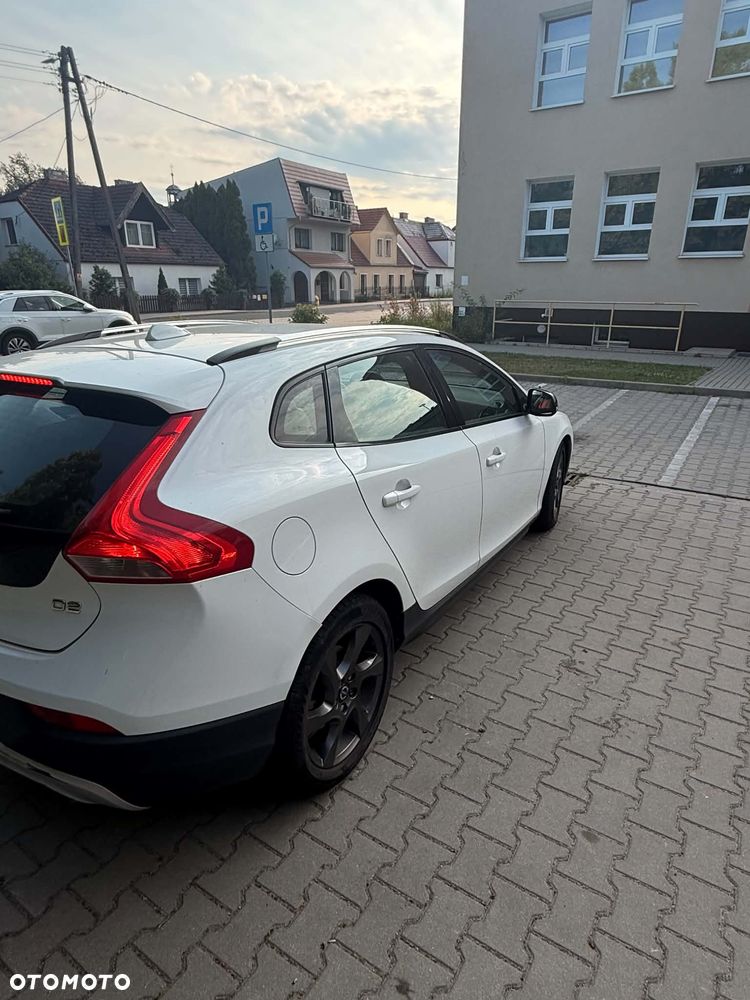 Volvo V40 Cross Country - 11