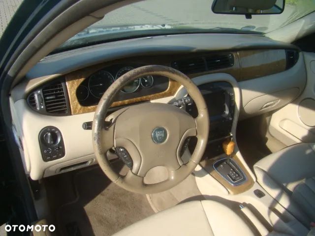 Jaguar X-Type - 18