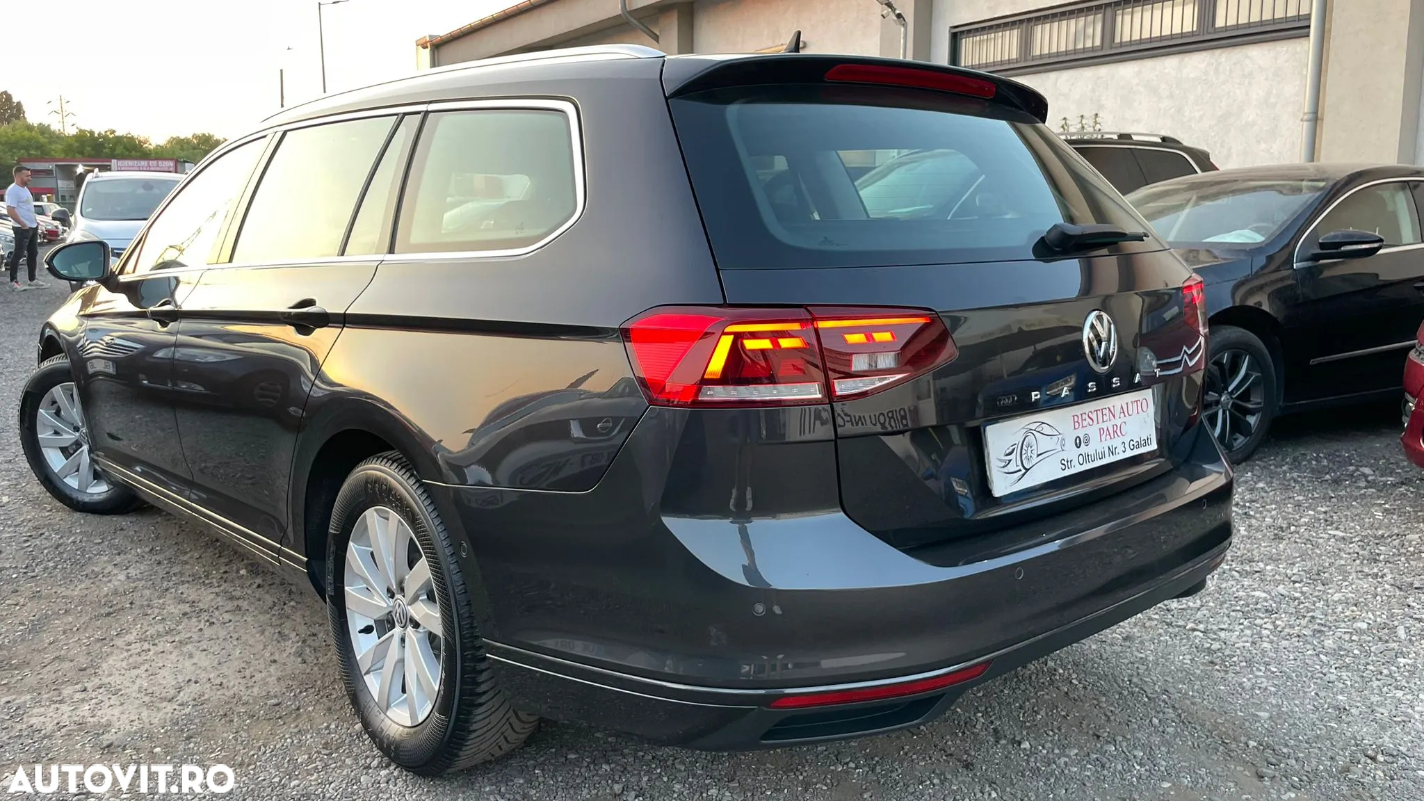 Volkswagen Passat - 38