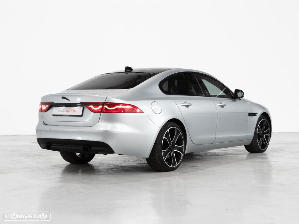 Jaguar XF - 3