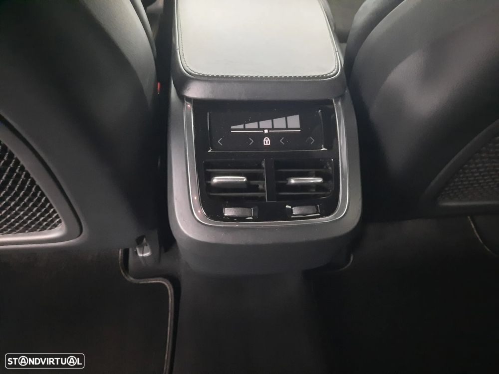 Volvo XC 90 2.0 D4 R-Design - 36