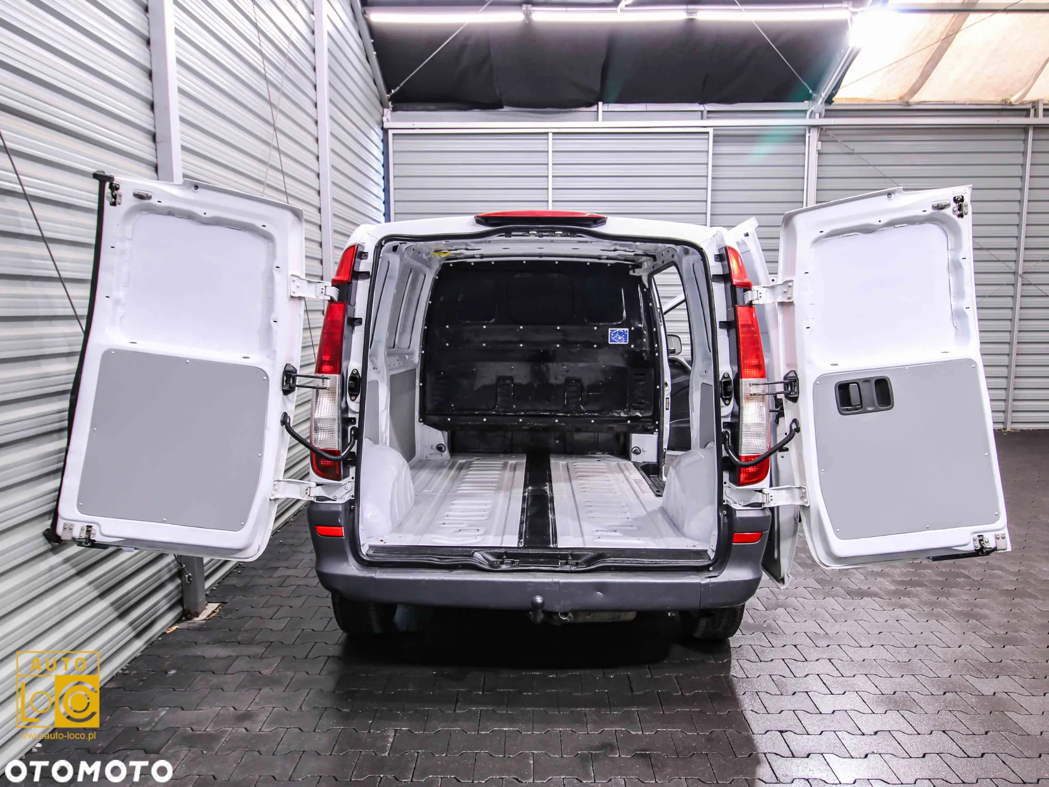 Mercedes-Benz VITO FURGON - 11