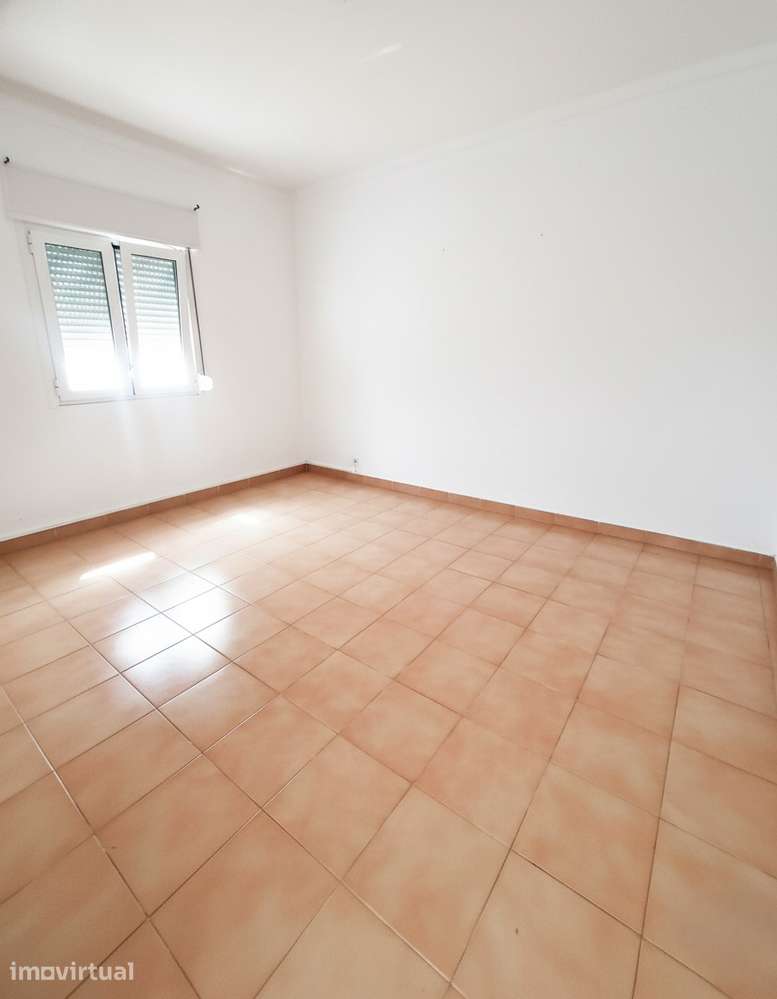 Arrendamento de apartamento T3 - Av.ª 11 de Março - Grande imagem: 4/8