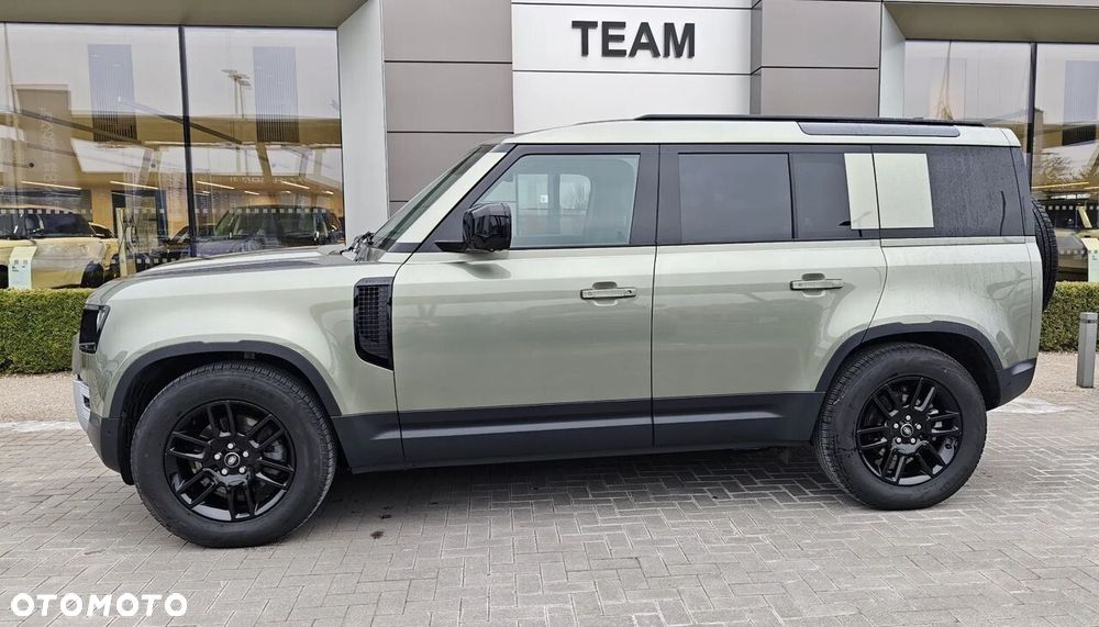 Land Rover Defender - 7