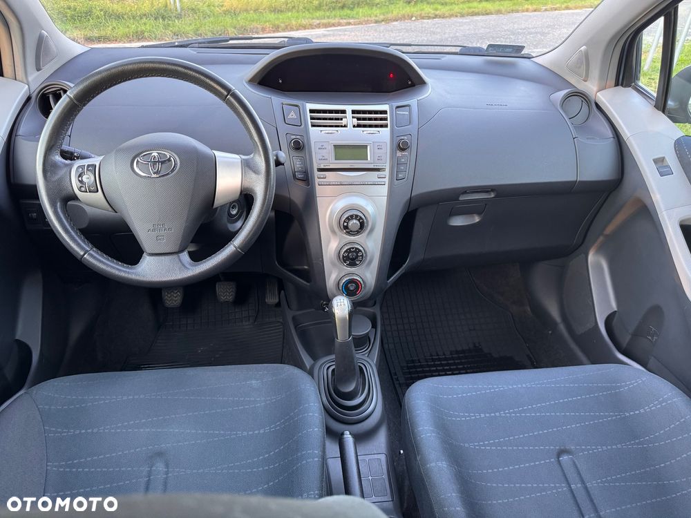 Toyota Yaris 1.0 Terra - 13