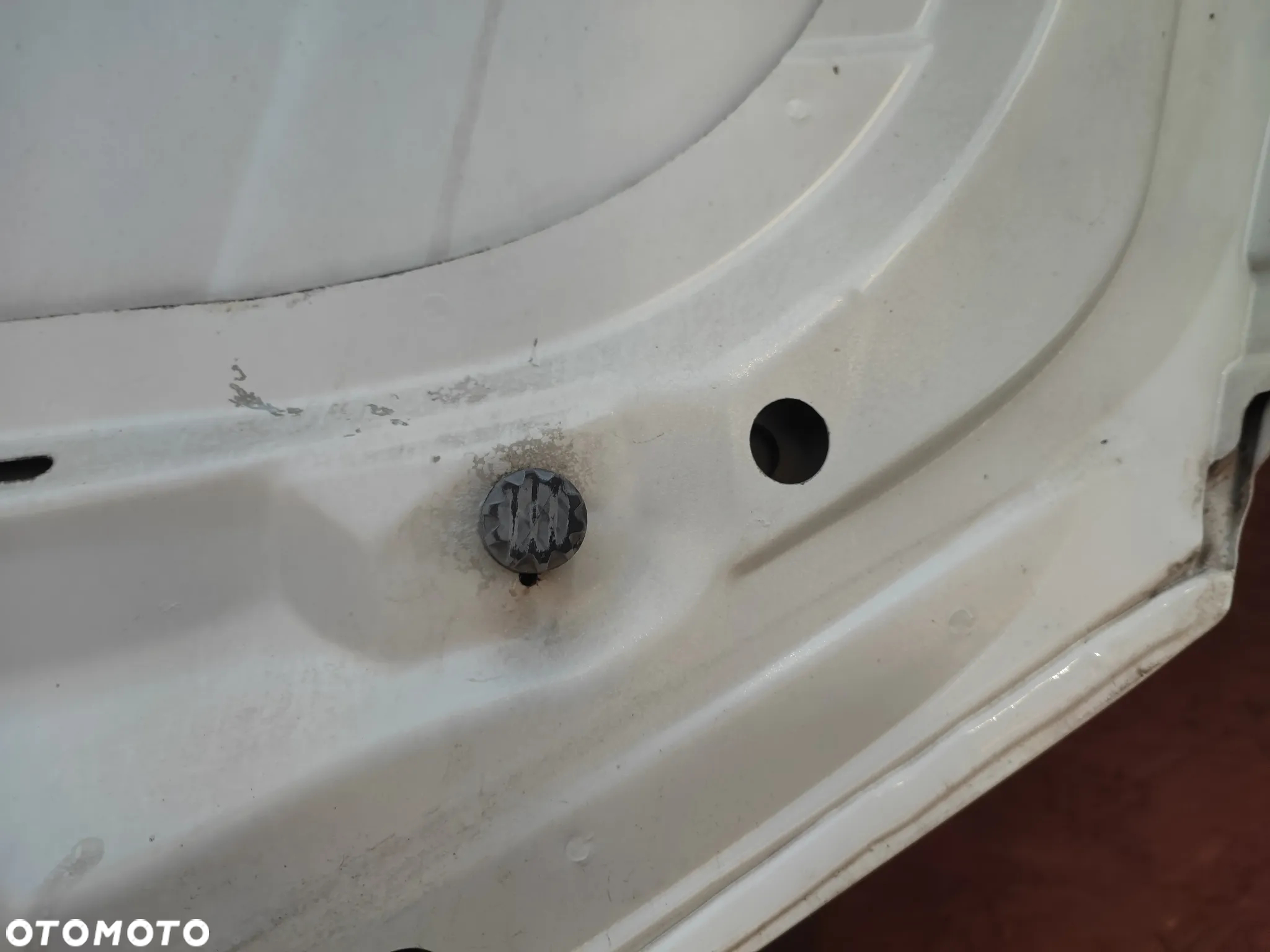 BMW E81 / E82 / E87 / E87LCI / E88  ORYGINALNA MASKA PZEDNIA / POKRYWA SILNIKA PRZÓD W KOLORZE BIAŁYM  ALPINEWEISS III O KODZIE A300 O NR. 41 62 7 162 102 / 41 61 4 415 290 / 41 62 7 134 070 OEM W DOBRYM STANIE - 25