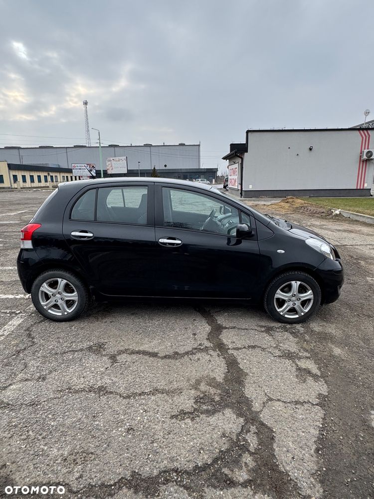 Toyota Yaris - 4