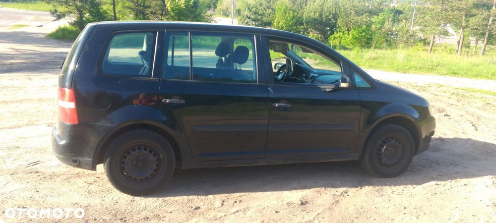 Volkswagen Touran 1.6 FSI Basis - 4