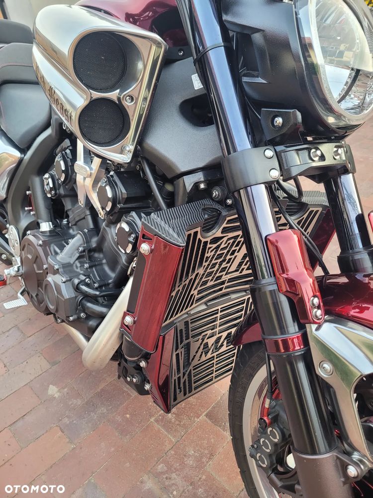 Yamaha V-MAX - 8