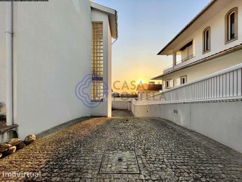 MORADIA V4 MAIS ESCRITORIO EM VILA DE CUCUJÃES COM EXCELENTES VISTAS S - Grande imagem: 5/40