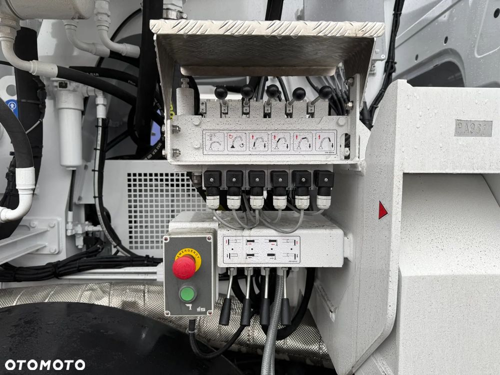 Mercedes-Benz AROCS 4146 8X4 EURO6 POMPOGRUSZKA SERMAC 4Z28 - 17