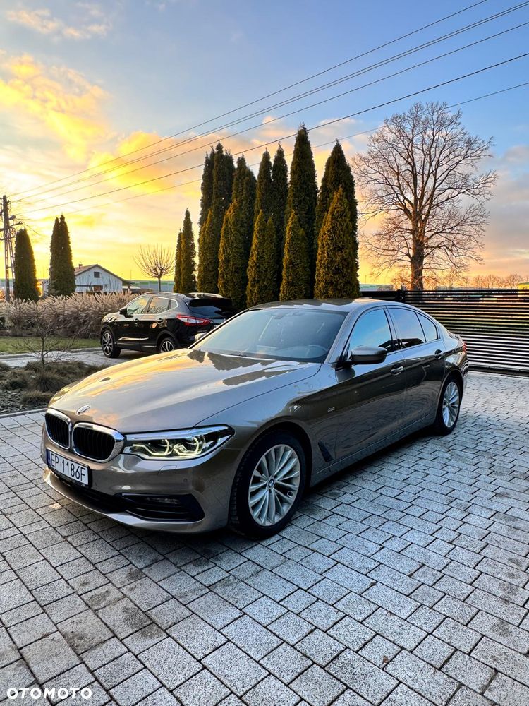 BMW Seria 5 530d Sport Line - 12