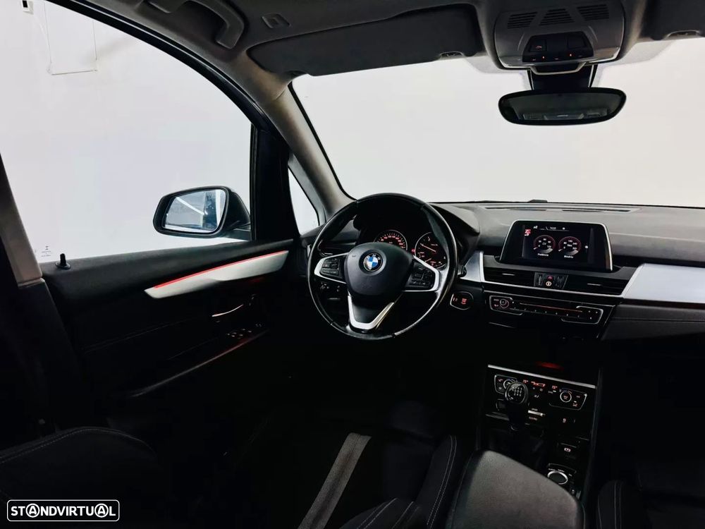 BMW 216 Active Tourer d Line Sport - 31